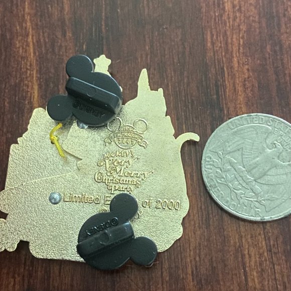 2007 Limited Edition Very Merry Christmas Party Pluto & Chip & Dale Party Pin - Picture 3 of 4